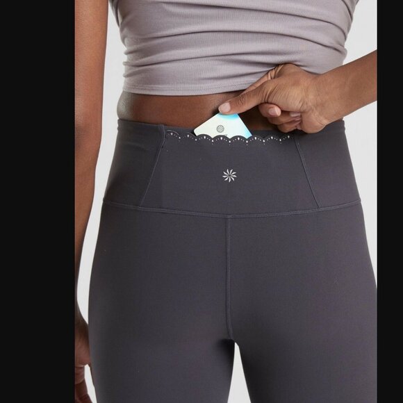 Athleta Elation Scallop Capri Size (XS Petite) Purple - Picture 3 of 13